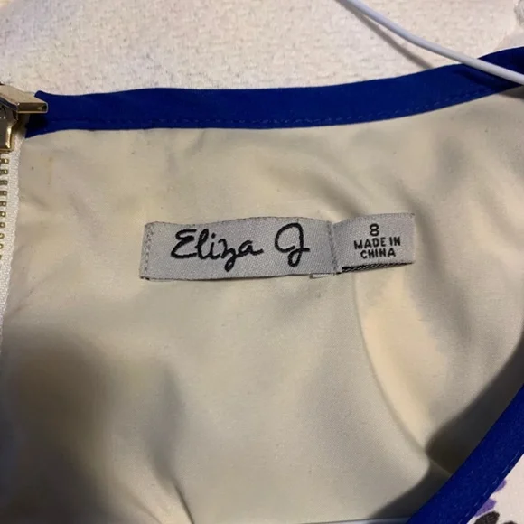 Dress - Picture 2 of 3